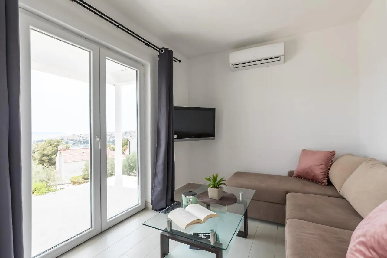 Adriatic Top Place Apartment Trogir