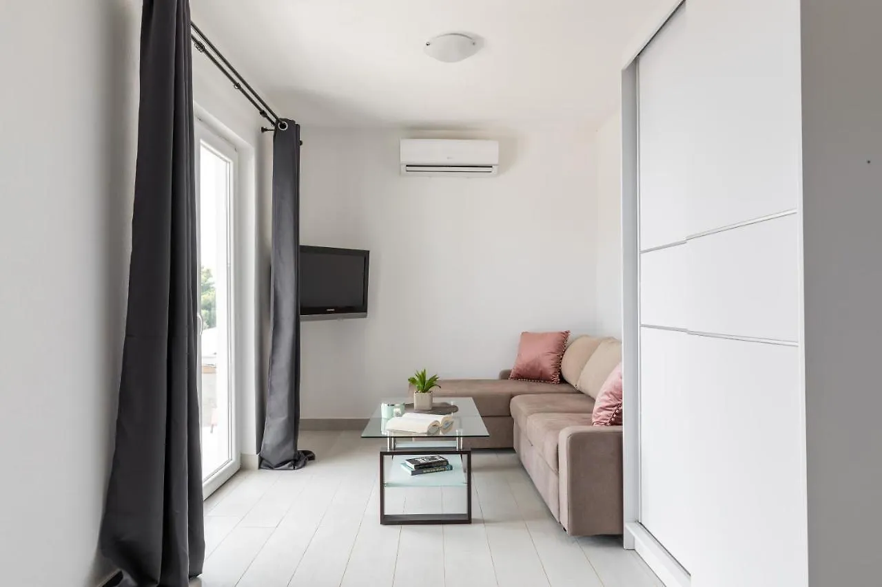 Adriatic Top Place Apartment Trogir